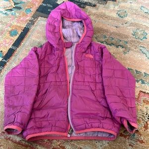 - TODDLER NORTHFACE THERMOBALL SIZE 4T